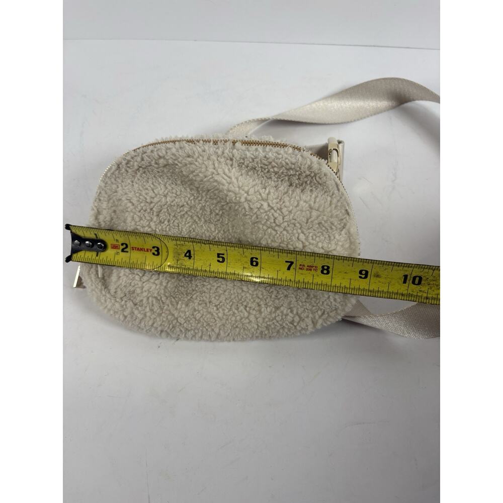 Lululemon Everywhere Belt Bag 1L Fleece White Opal/Gold Beautiful Crossbody - Picture 7 of 9